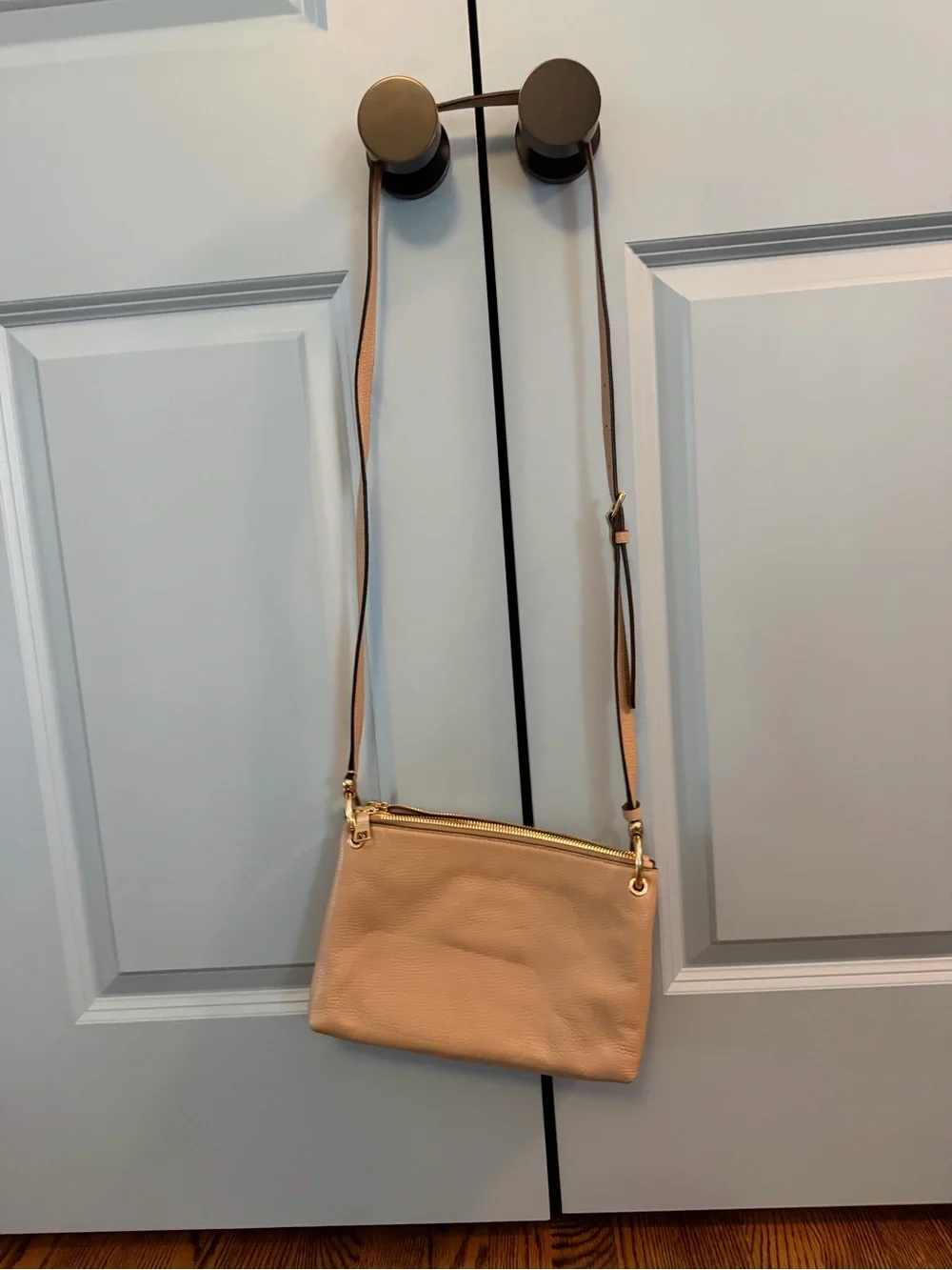 Coach Pebbled Leather Crossbody in Beige-Tan with Gold Hardware - Picture 8 of 9